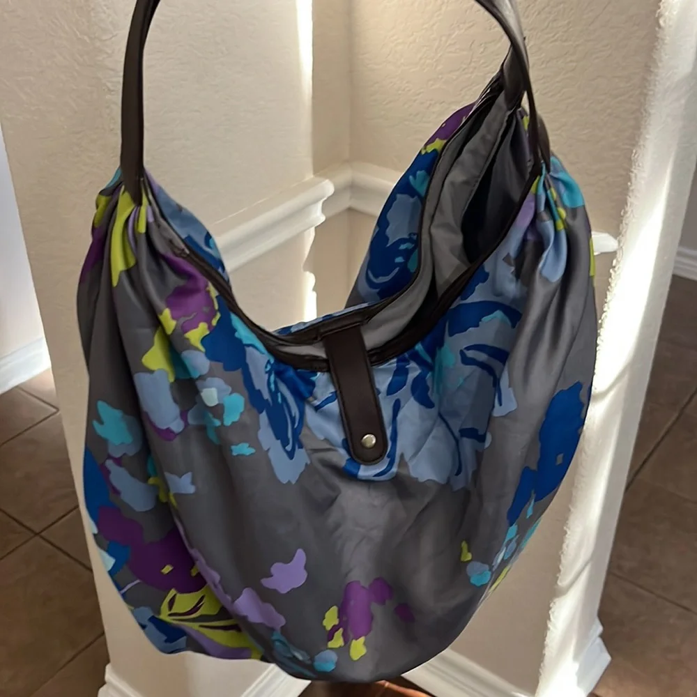 Old Navy silky gray floral print scarf hobo bag